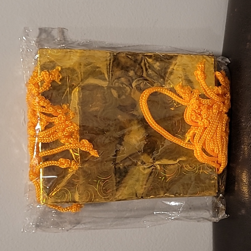 Gold gift bags set of 12 -NIP